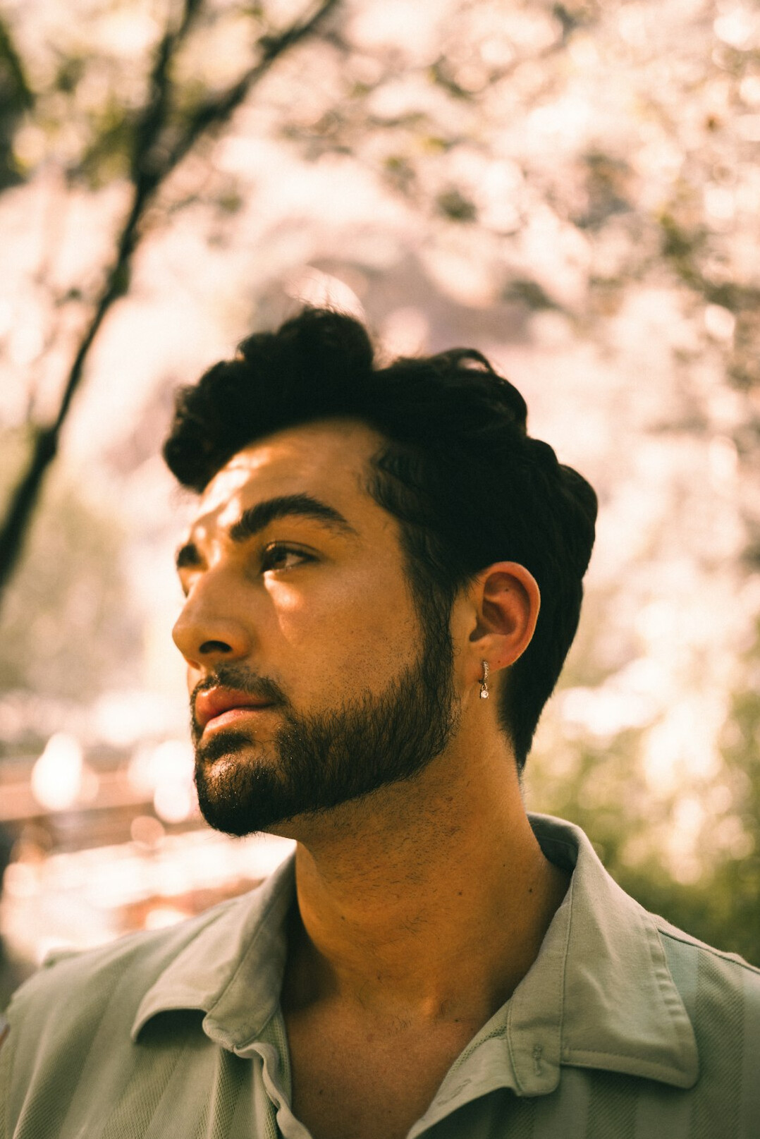 Portrait of a Uruguayan man in his thirties, fiction editor